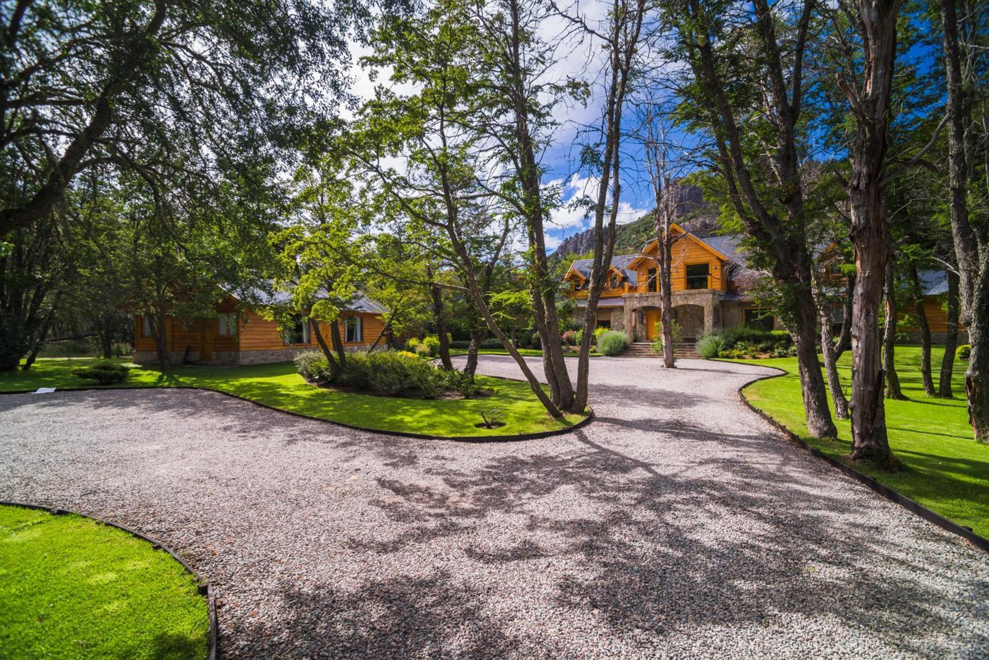 Rio Hermoso Hotel De Montana San Martin de los Andes Exterior photo